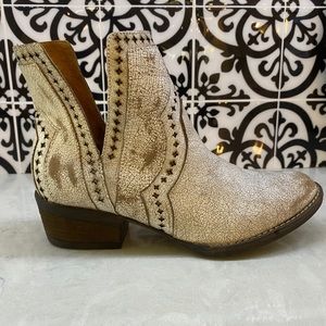 Very volatile Brescia star bootie